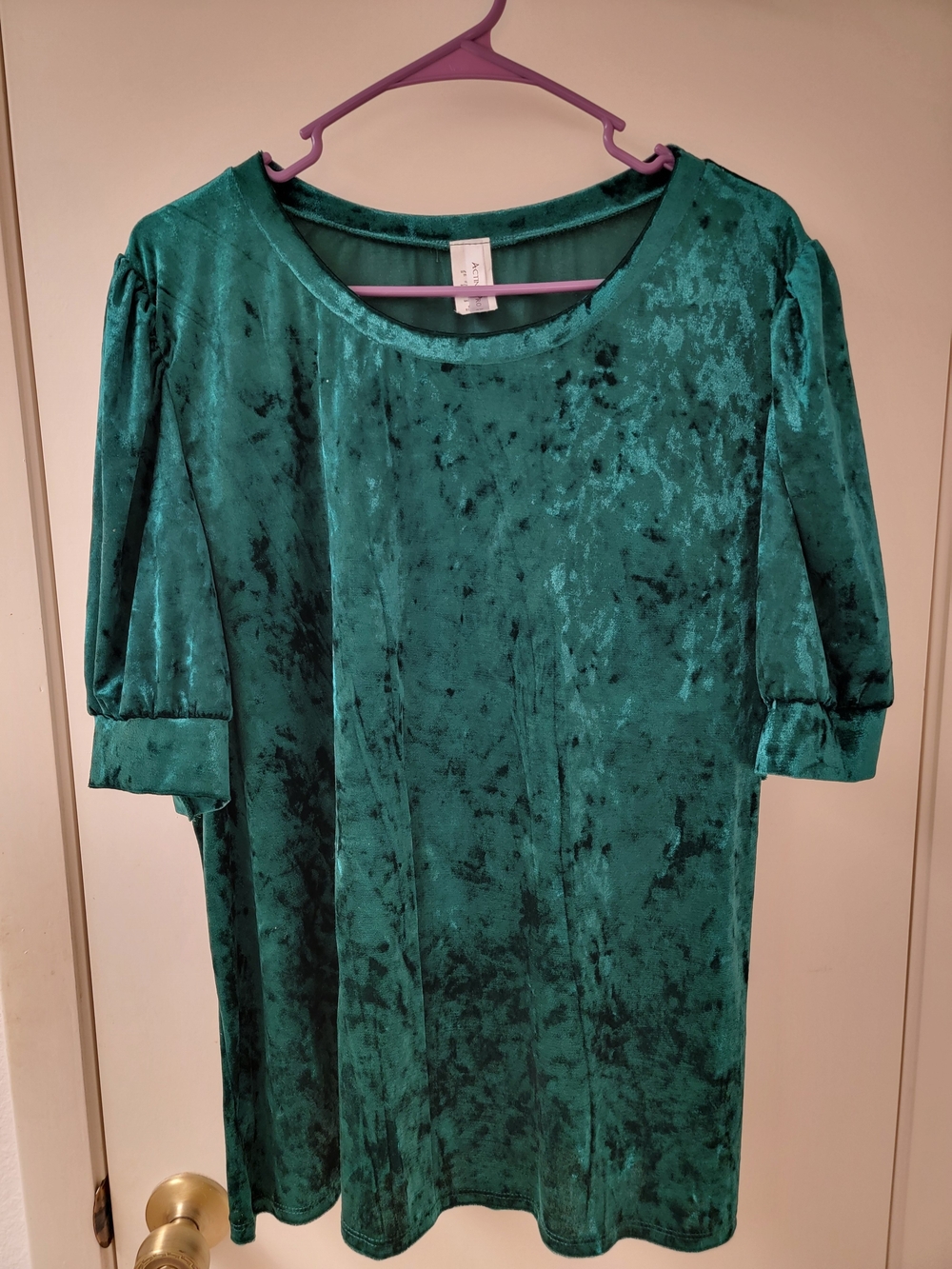 Acting Pro Velvet Dark Green Women's Puff Sleeve Top!